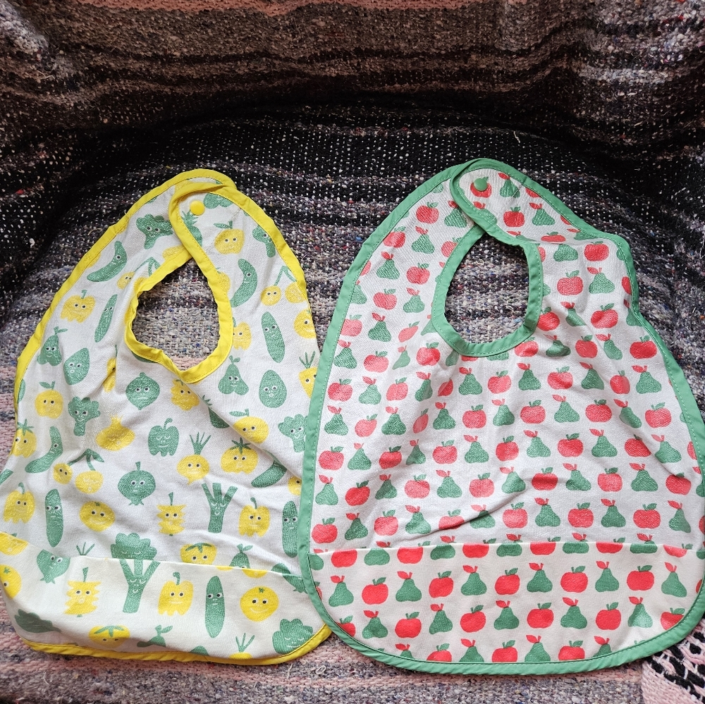 8 Bibs - Picture 6 of 6